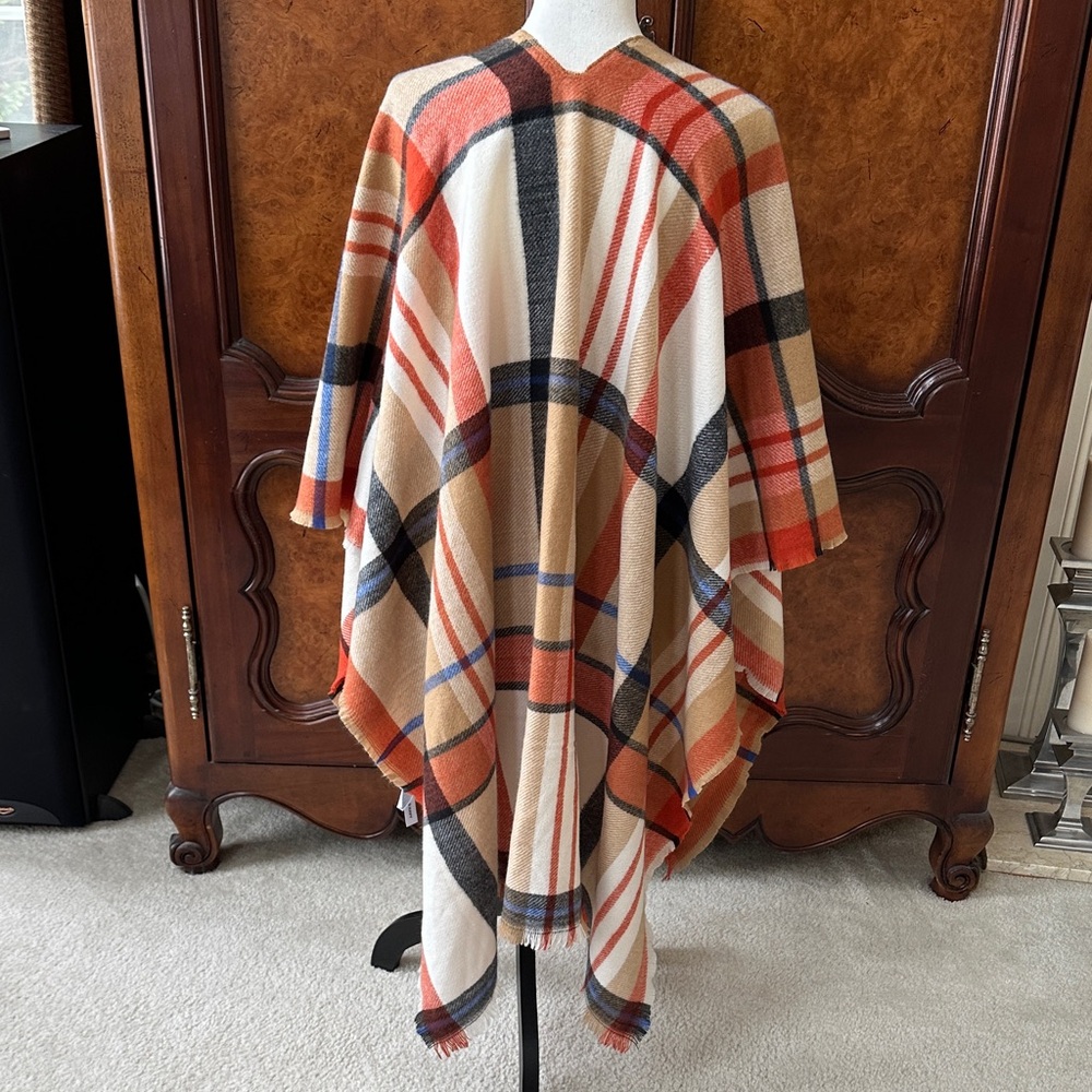Old Navy Flannel Plaid Open Front Fringe Poncho - Picture 5 of 9